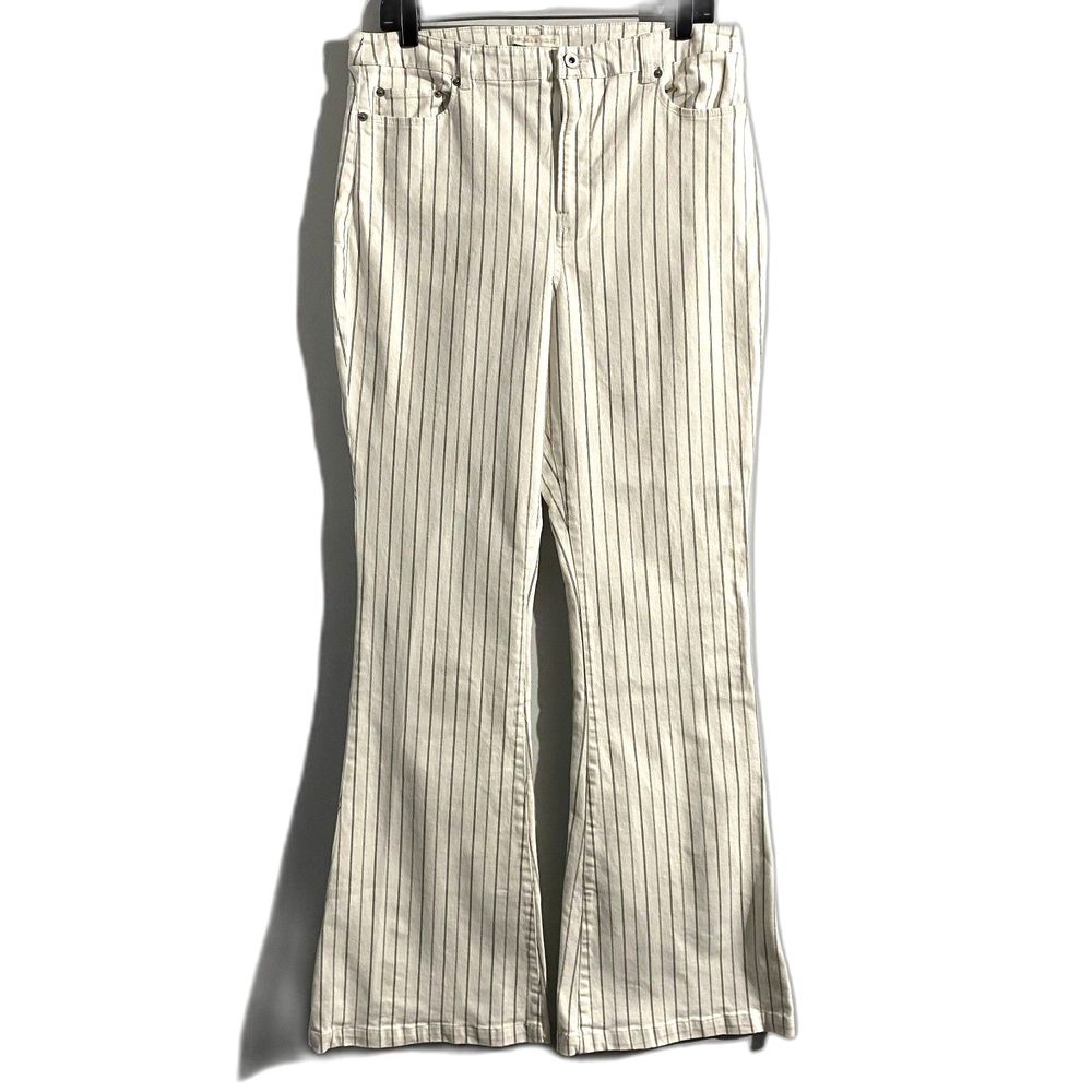 Chelsea & Violet Flare Leg Bell Bottom Jeans White Striped Size 31 Waist - Picture 2 of 9